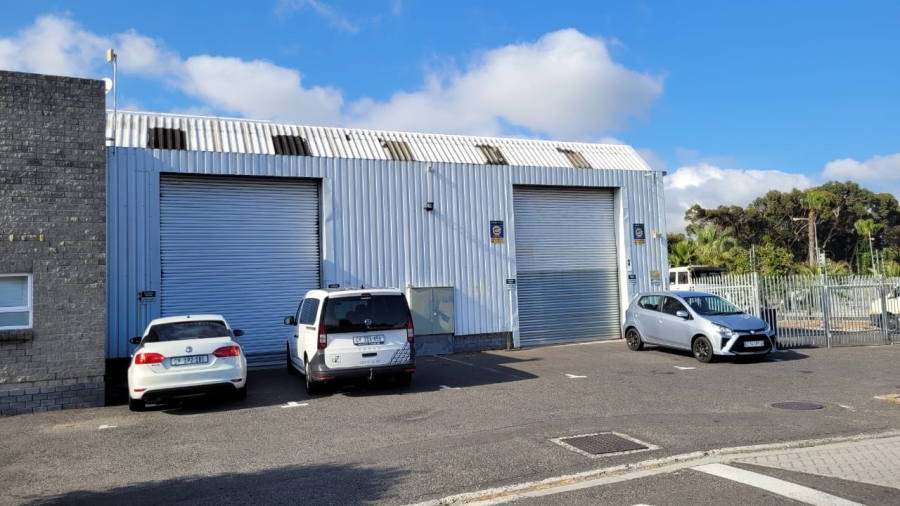 To Let commercial Property for Rent in Maitland Western Cape